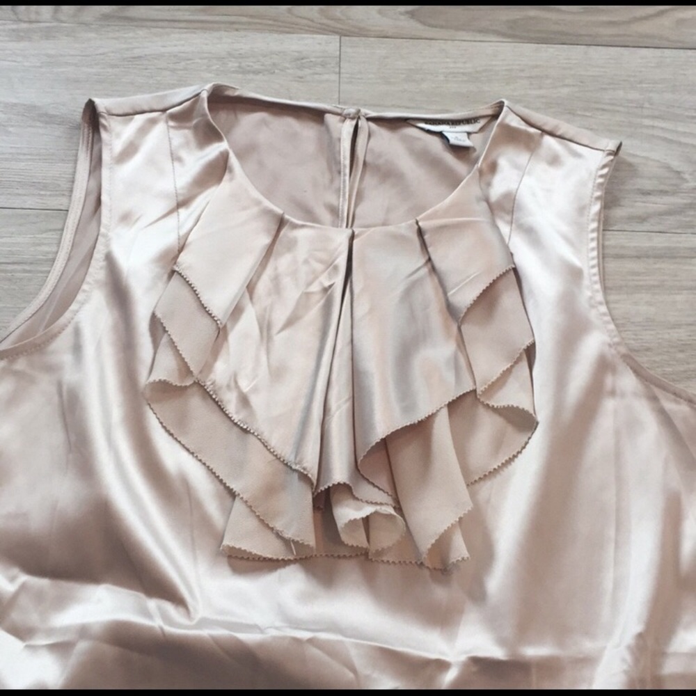 Banana Republic Ruffle Blouse - Picture 4 of 7